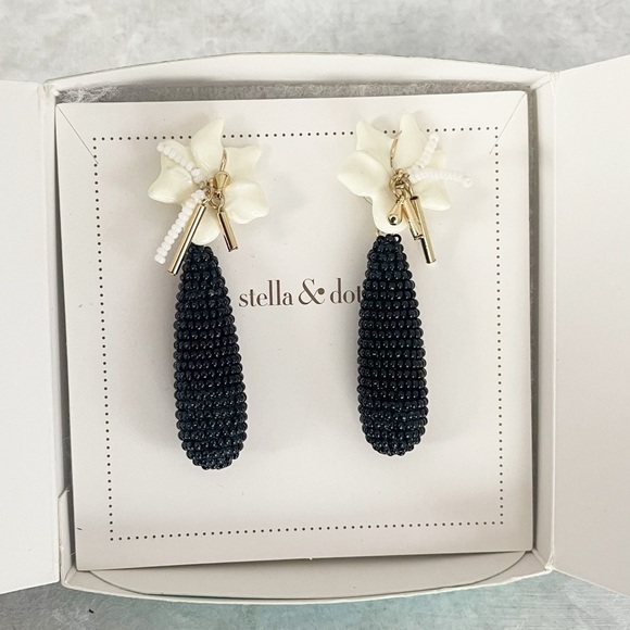 Stella & Dot Floral Dangle Earrings Pierced Sefina - Picture 1 of 4
